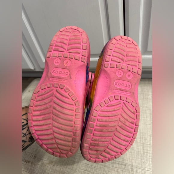 Pink tie dye crocs - Picture 3 of 7